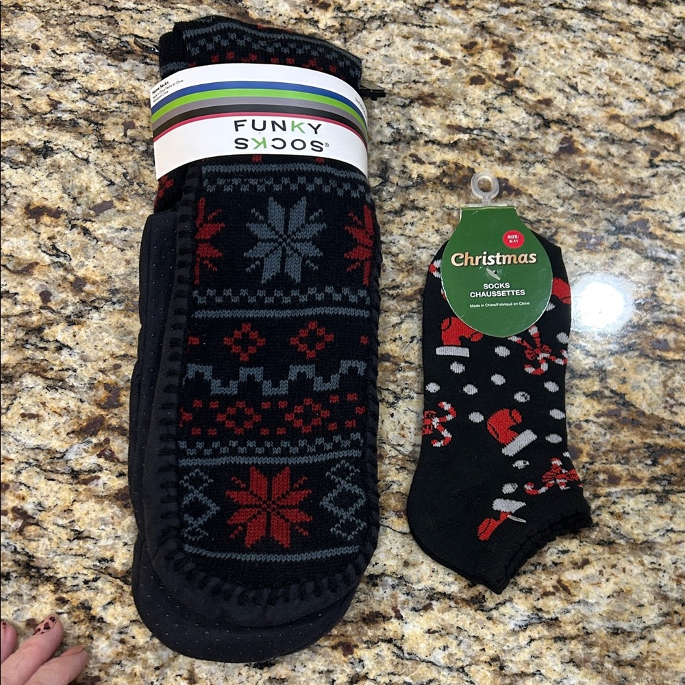 NWT Funky Socks Men's Black and Red Patterned Socks/Ladies no show Christmas soc